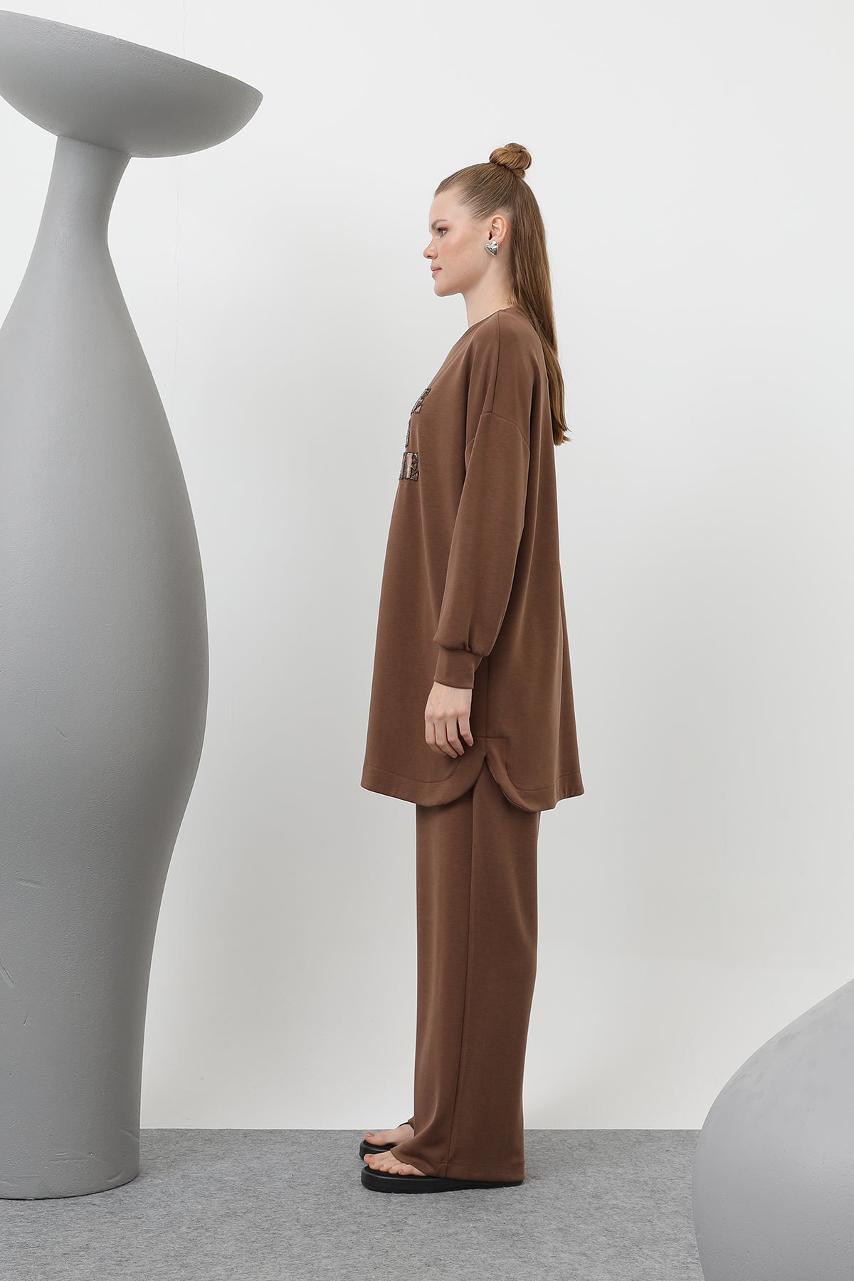 Kadın Önü Taş Ve Pul İşleme Yazılı Ve Pantolonlu Takım - 14300TKS