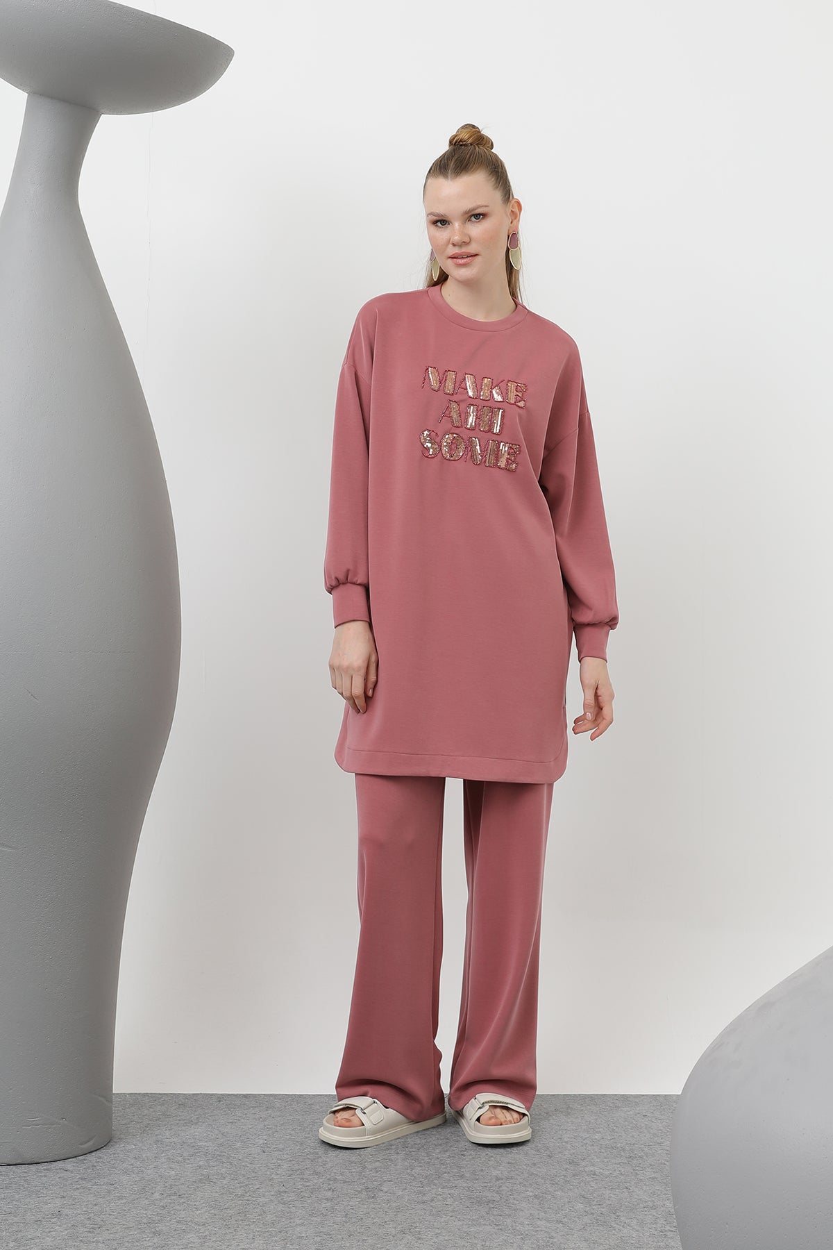 Kadın Önü Taş Ve Pul İşleme Yazılı Ve Pantolonlu Takım - 14300TKS