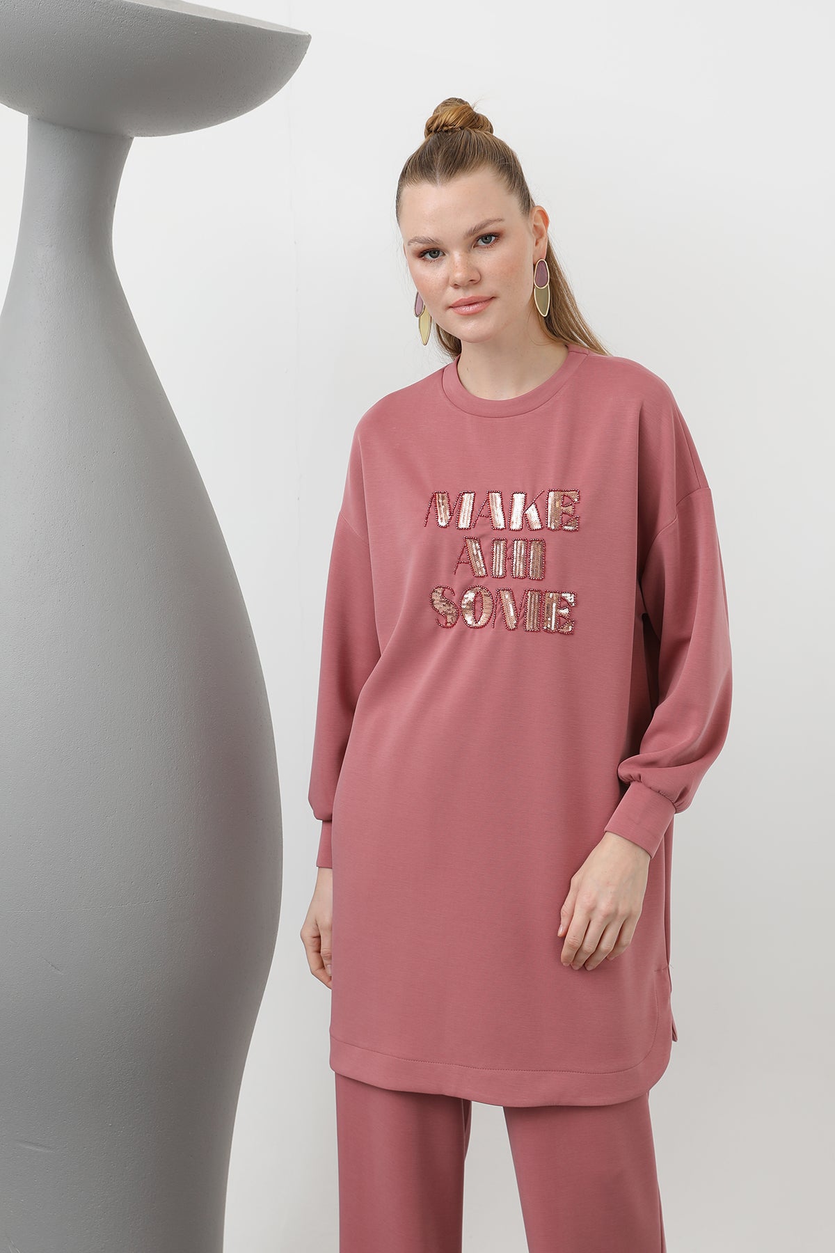 Kadın Önü Taş Ve Pul İşleme Yazılı Ve Pantolonlu Takım - 14300TKS