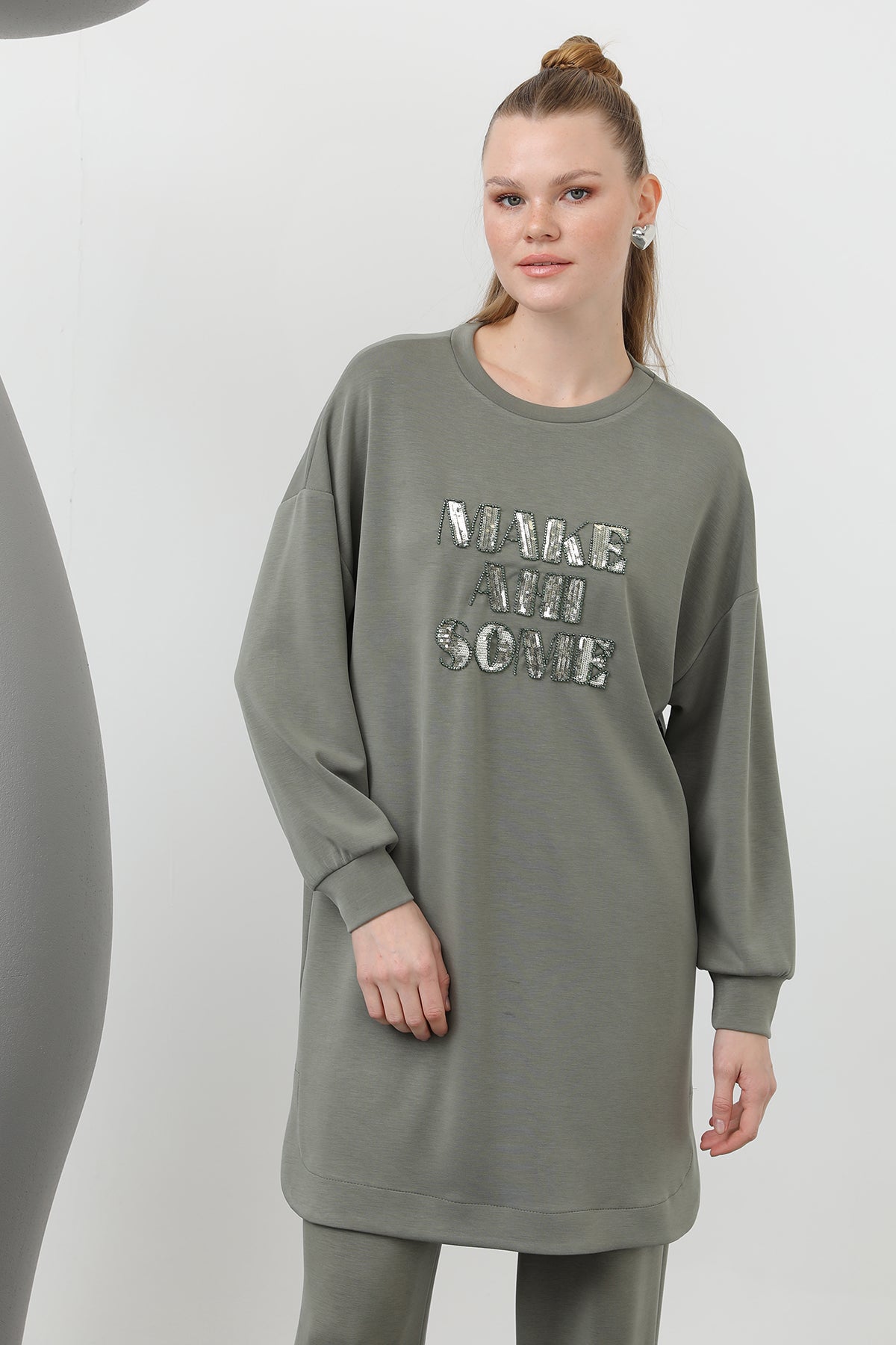 Kadın Önü Taş Ve Pul İşleme Yazılı Ve Pantolonlu Takım - 14300TKS