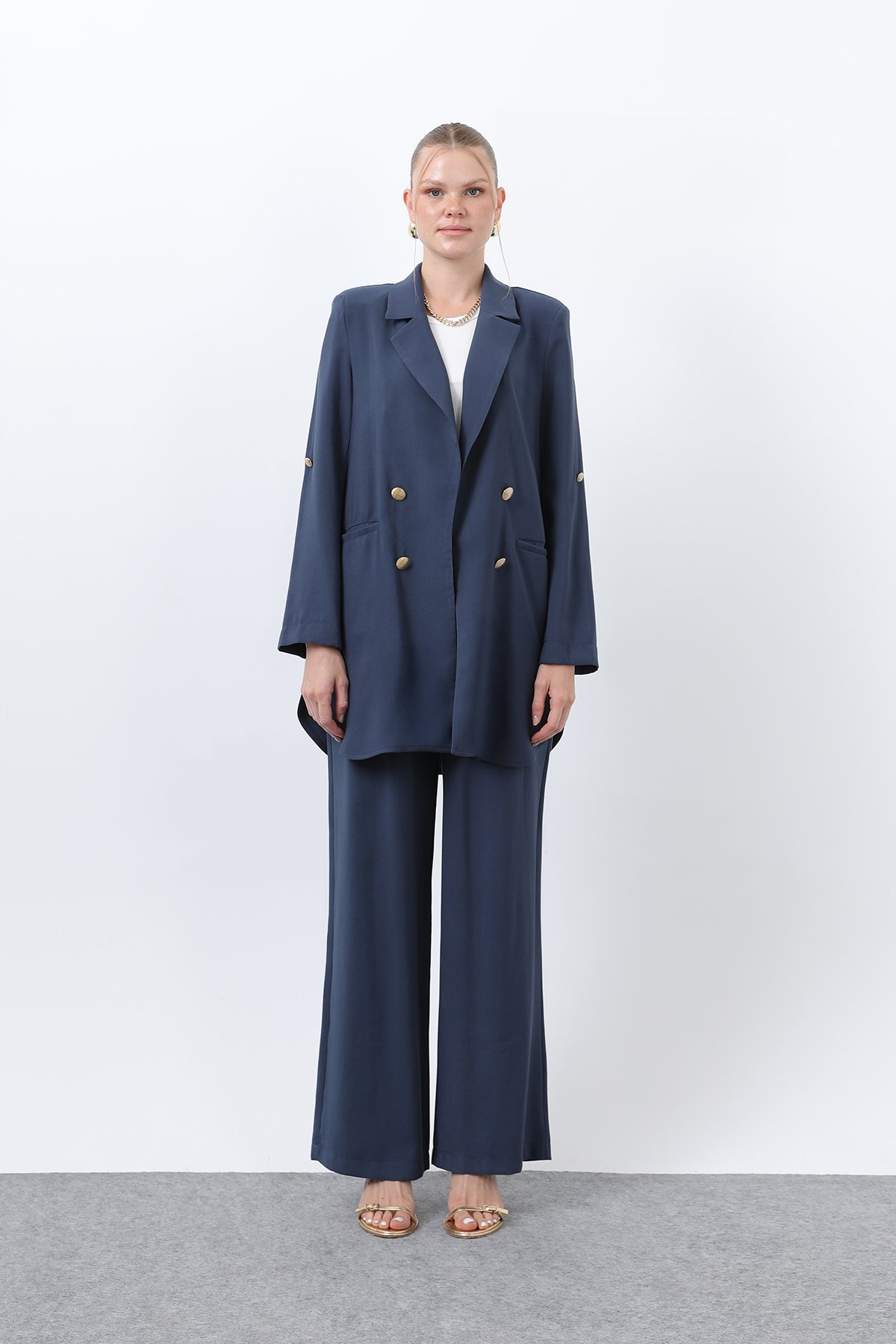 Kadın Düğme Detaylı Pantolonlu Blazer Ceket Takım - 14321TKM