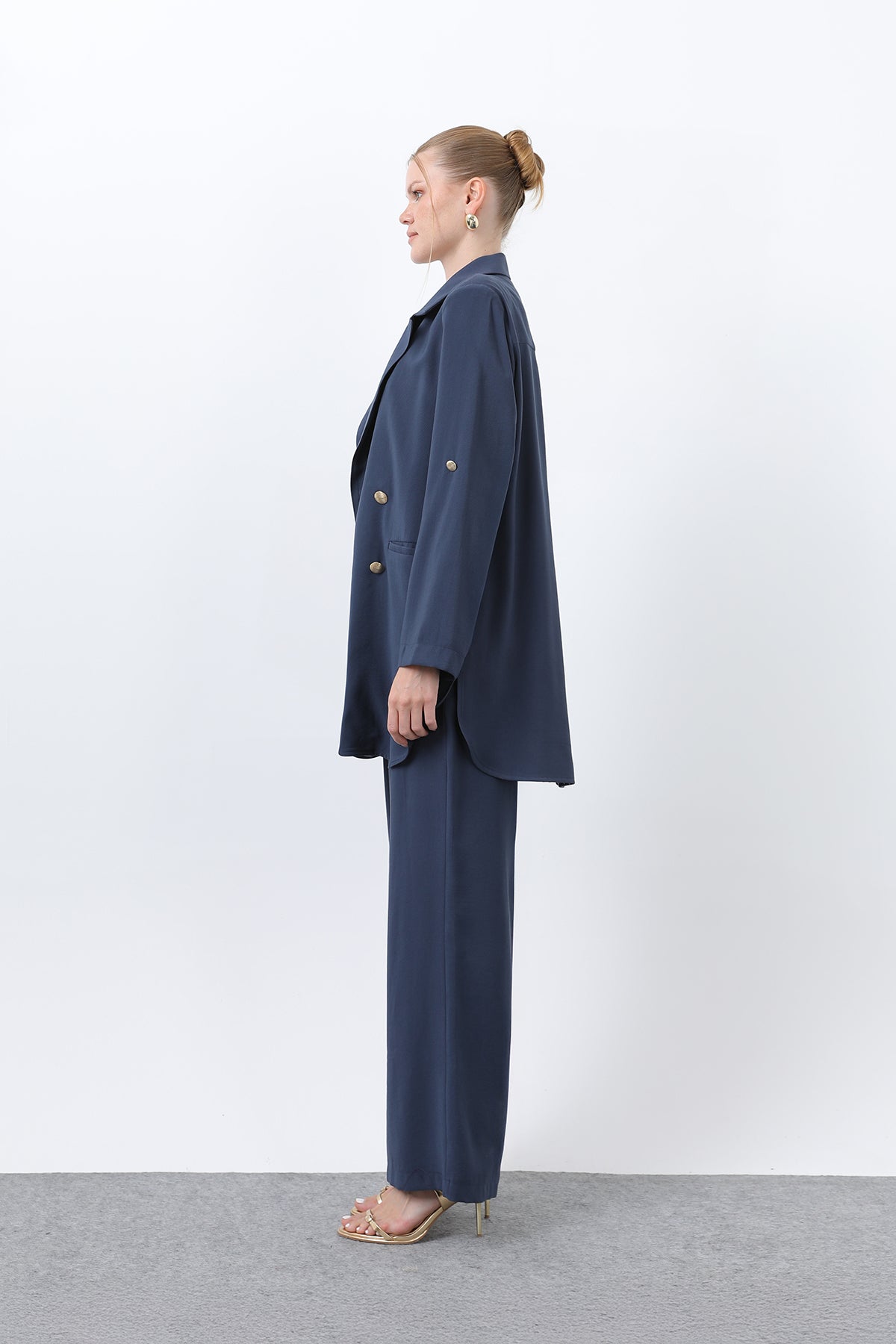 Kadın Düğme Detaylı Pantolonlu Blazer Ceket Takım - 14321TKM