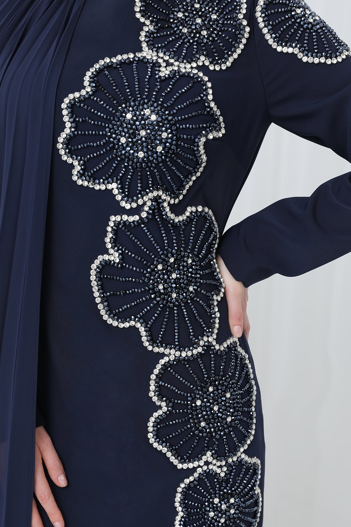 Kadın Tek Taraf Şifon Pelerinli Çiçek İşlemeli Tesettür Abiye-17013ELB