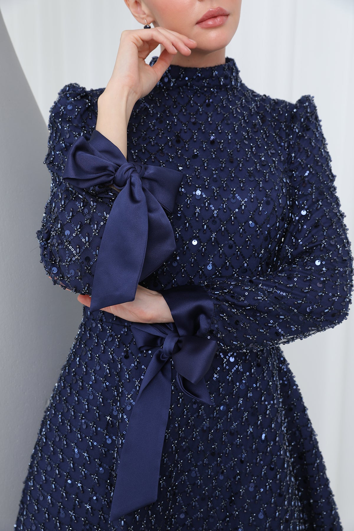 Kadın Pul Payet File İşlemeli Saten Manşet Detaylı Abiye Elbise-17014ELB