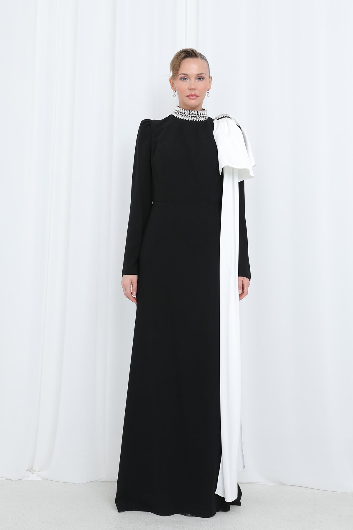 Kadın İnci Yaka Detaylı Fiyonk Aksesuarlı Tesettür Abiye Elbise-17300ELB