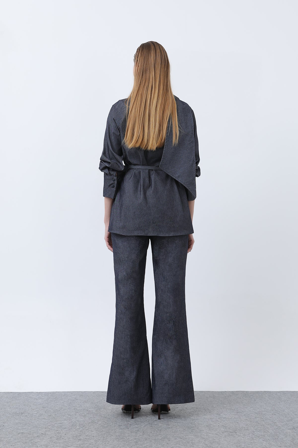 Kadın Kruvaze Yaka Kemer Detaylı Pantolonlu Denim Takım - 20652TKS