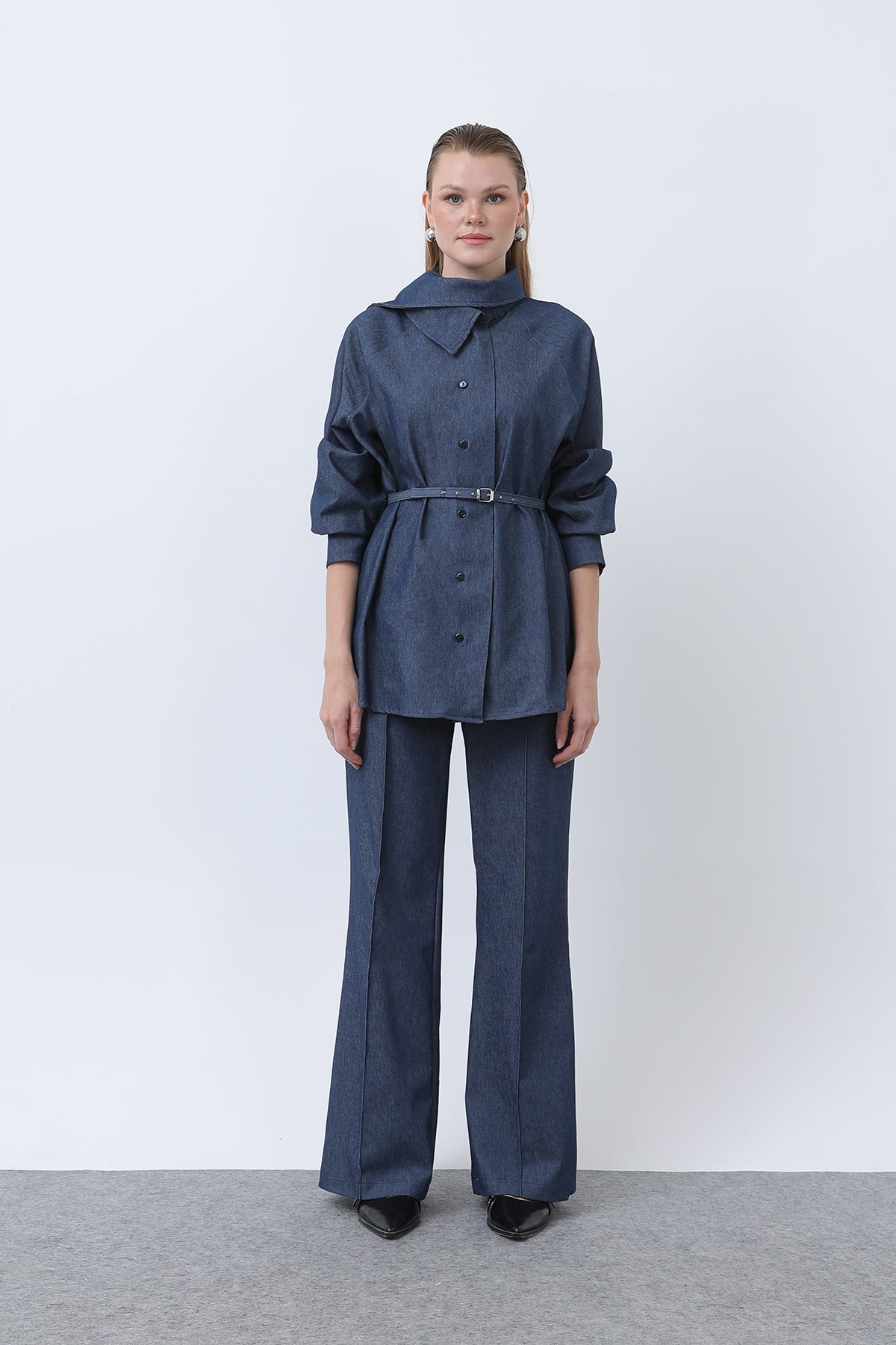 Kadın Kruvaze Yaka Kemer Detaylı Pantolonlu Denim Takım - 20652TKS