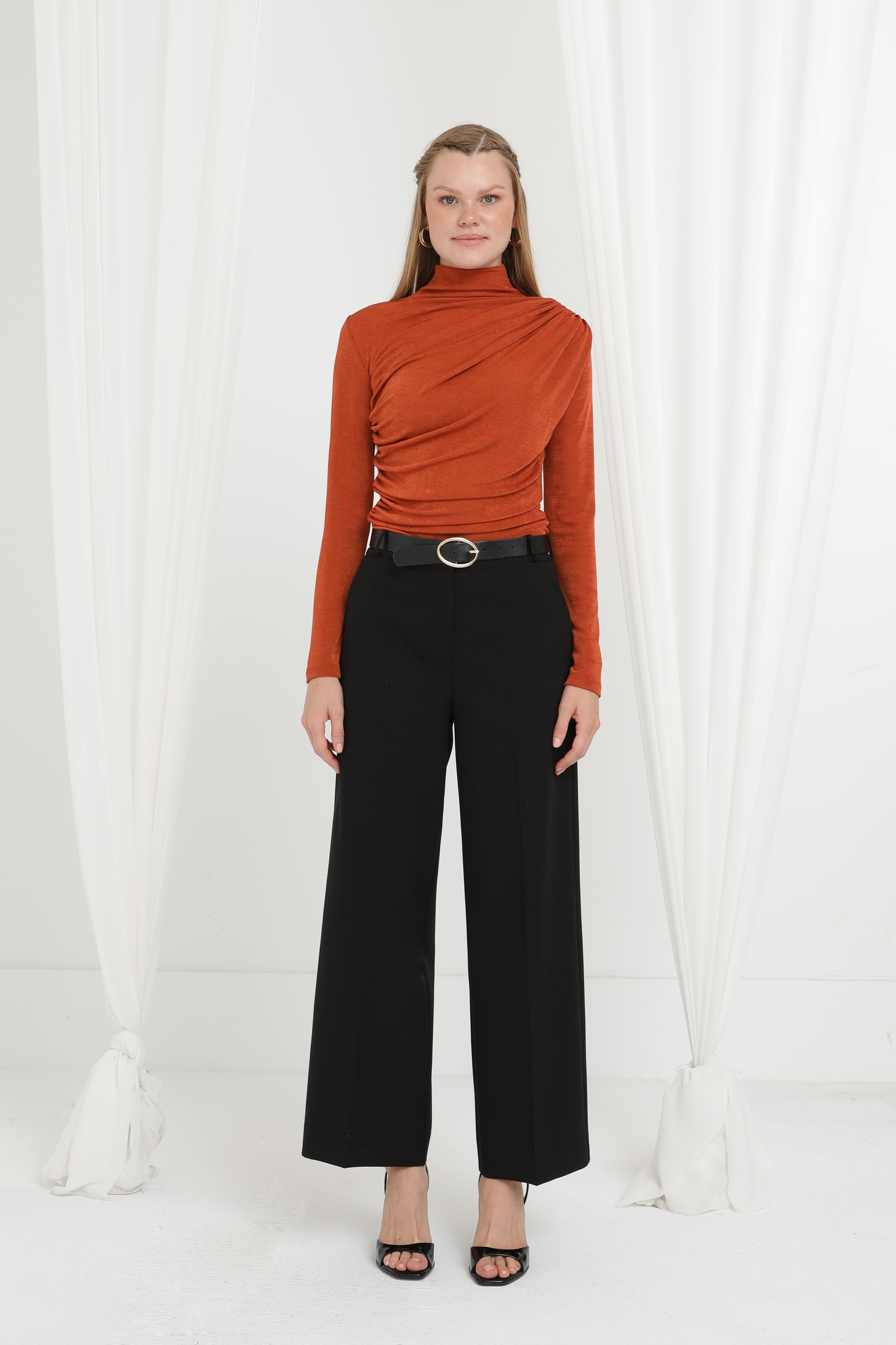 Kadın Asimetrik Drapeli Yaka Detaylı Bluz-20672BLZ