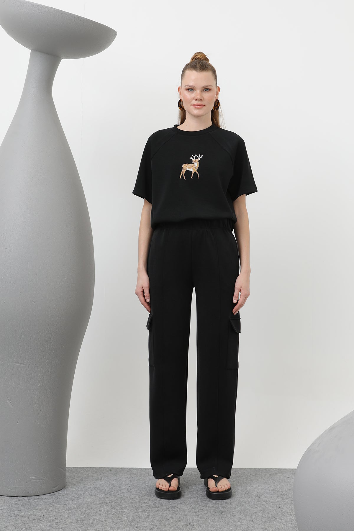 Kadın Ön Geyik Nakışlı Tshirt - 32119TSH