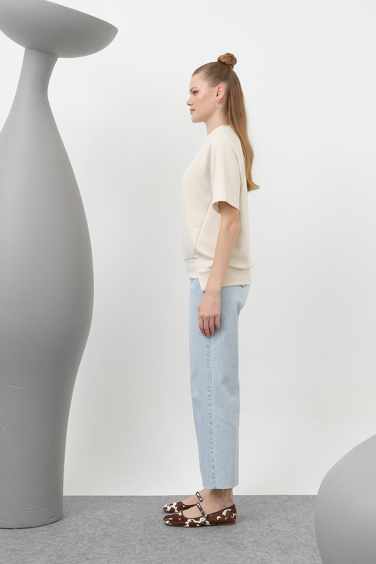 Kadın Ön Geyik Nakışlı Tshirt - 32119TSH