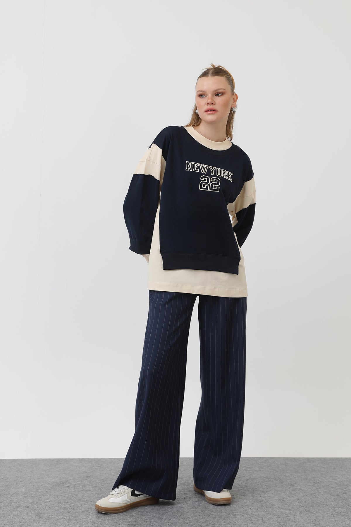 Kadın Önü Nakışlı Sweat - 32121SWT