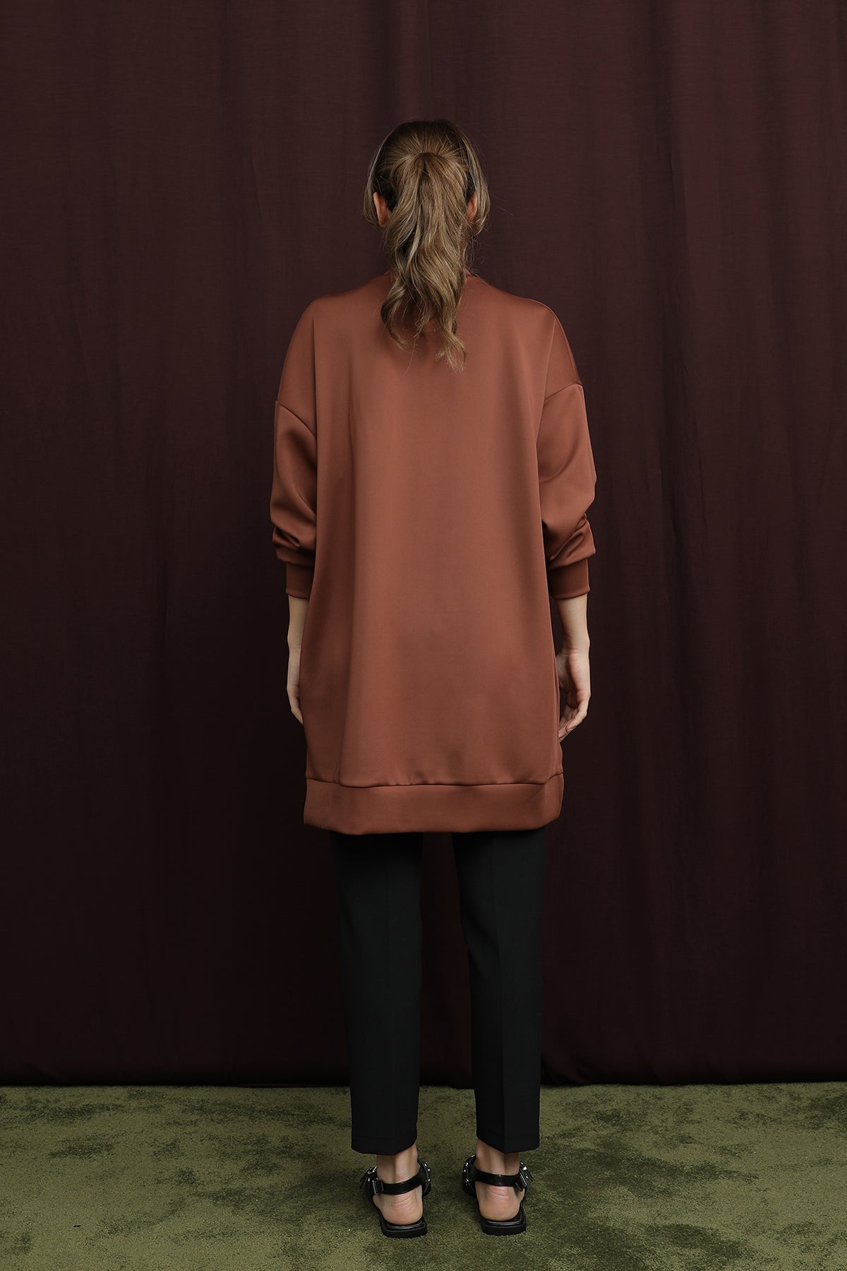 Kadın Bedeni Aksesuarlı Tunik - 10717TUN