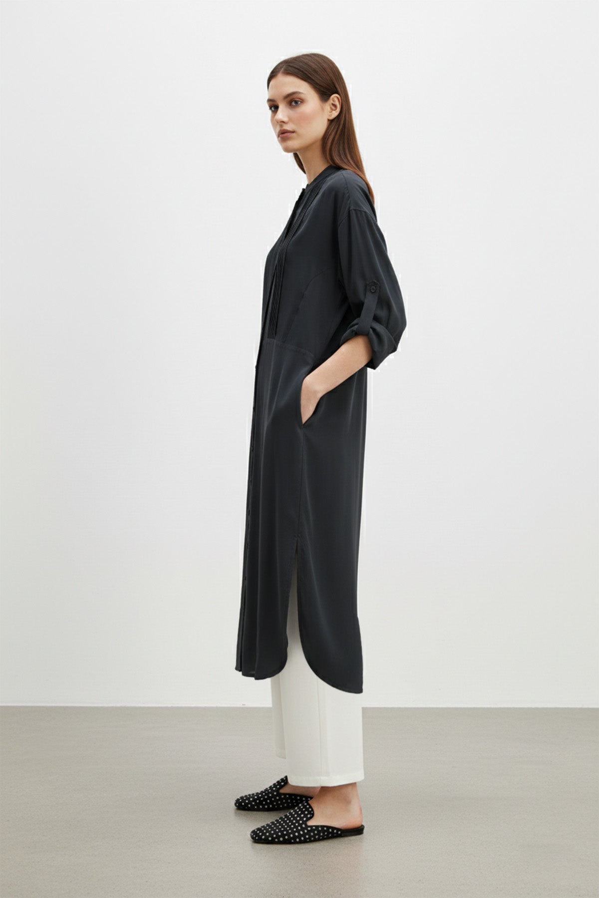 Kadın Uzun Kollu Hakim Yaka Düğmeli Pilise Detaylı Uzun Tunik – 10762TUN