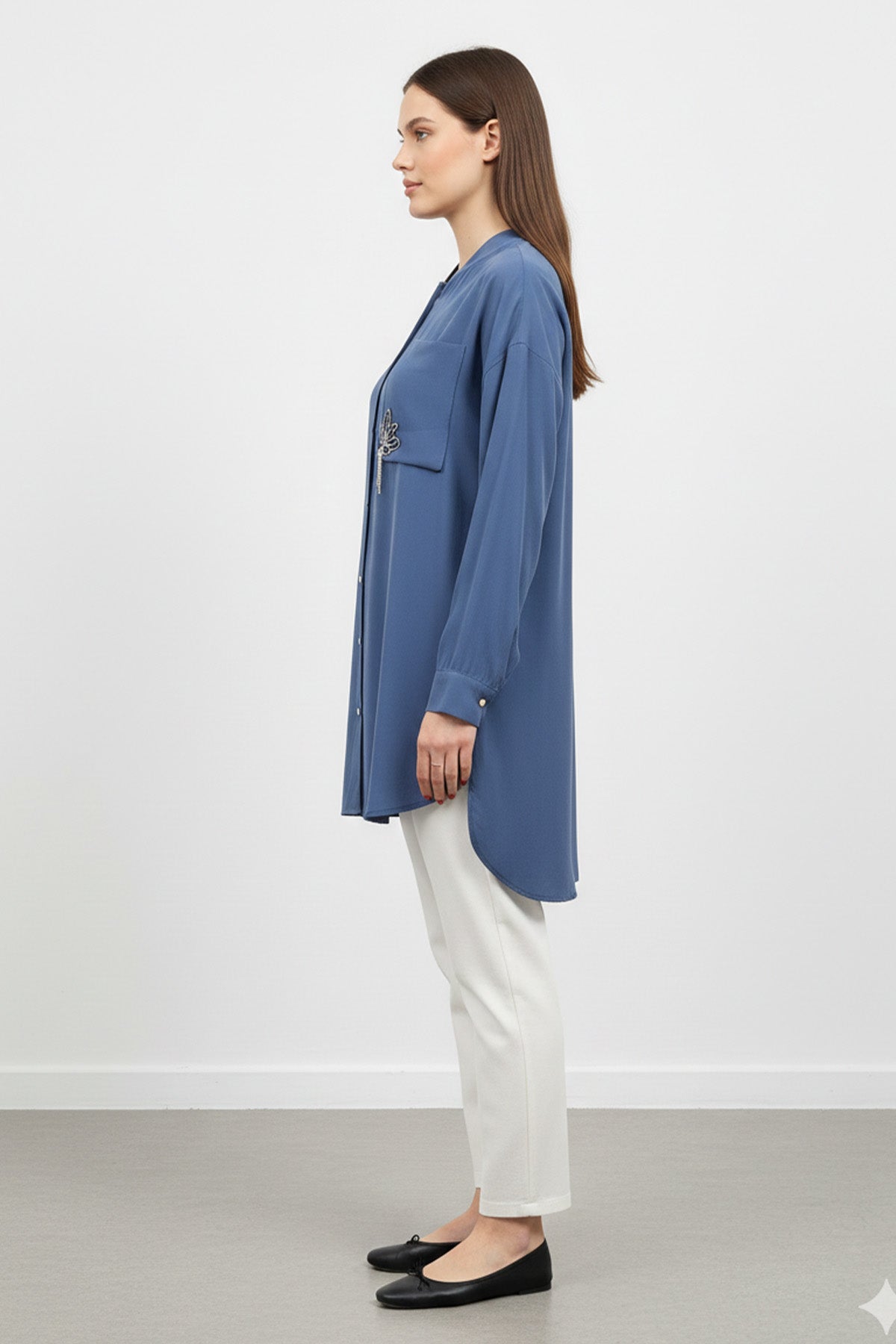 Kadın Düğmeli Uzun Tunik – Rahat Kesim, Broş Detaylı Şık Tasarım-10763