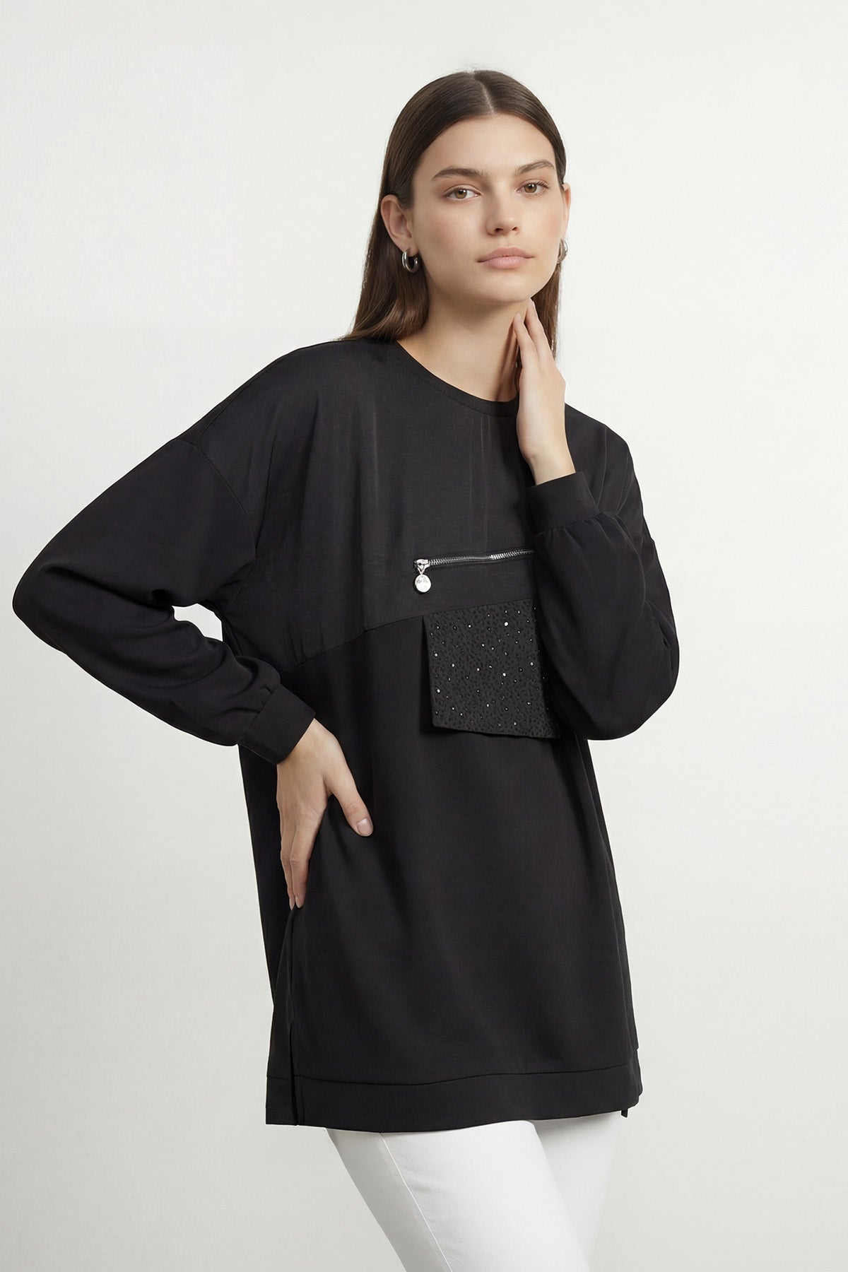 Kadın Bisiklet Yaka Önü Fermuar ve Taş Detaylı Uzun Tunik - 10768TUN