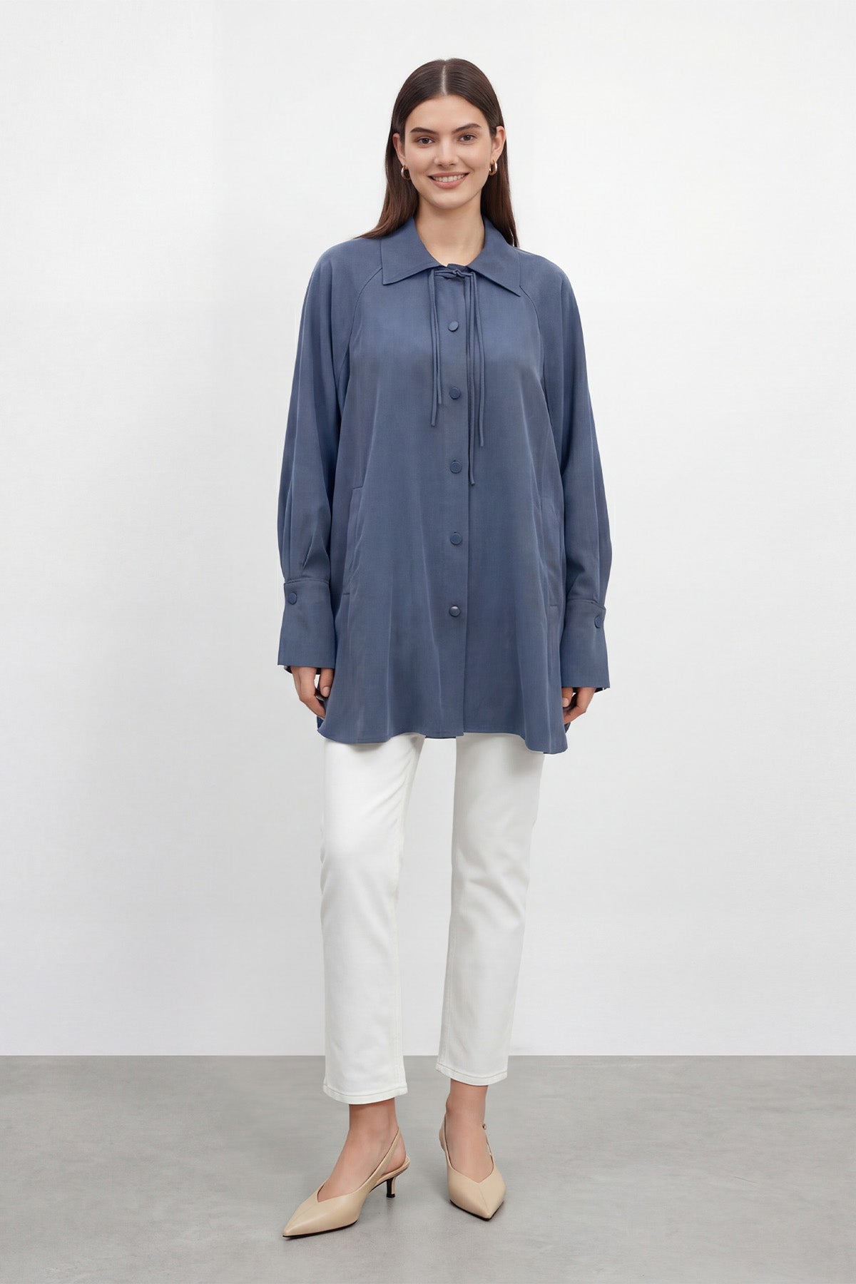 Kadın Gömlek Yaka Önden Düğmeli ve Bağcık Detaylı Gömlek -10772GML