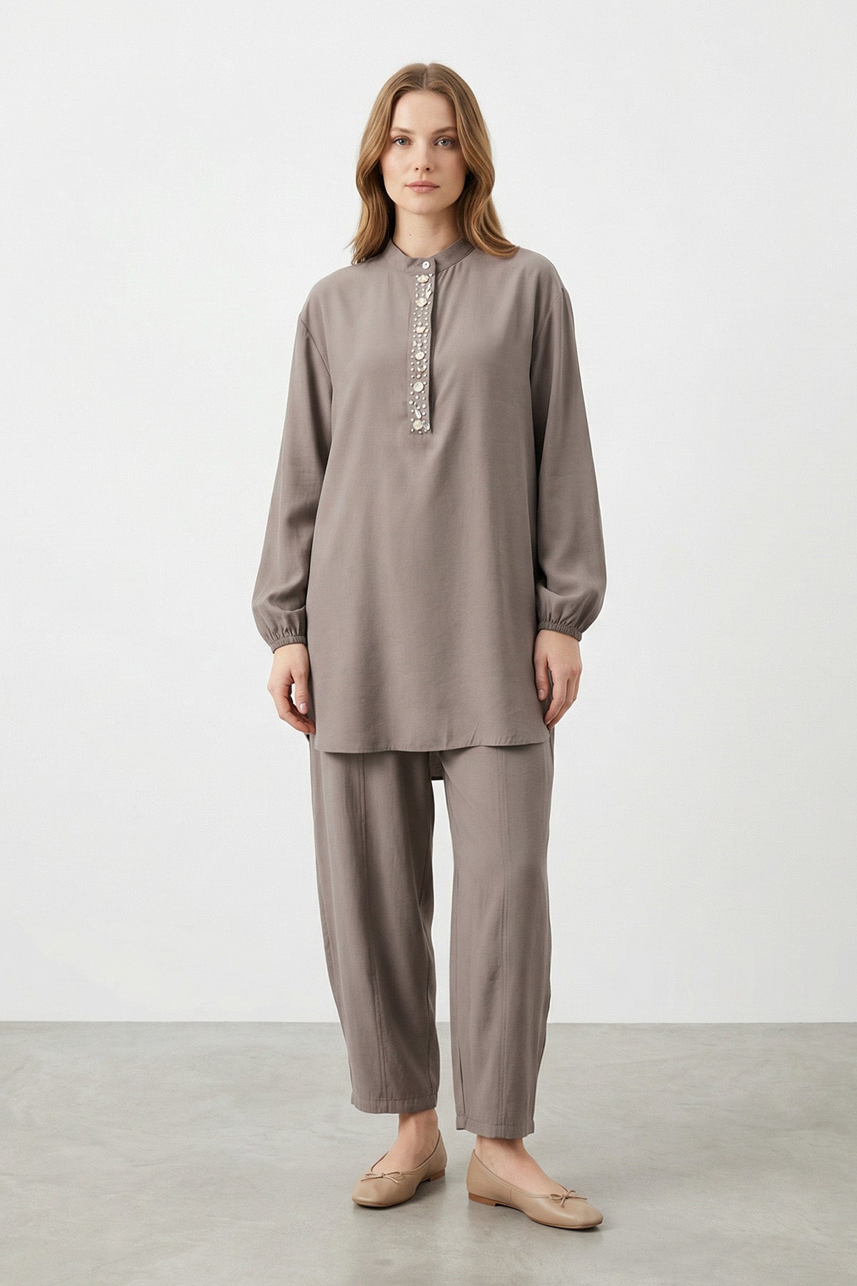 Kadın Hakim Yaka Nakış Detaylı  Takım – 14422TKS