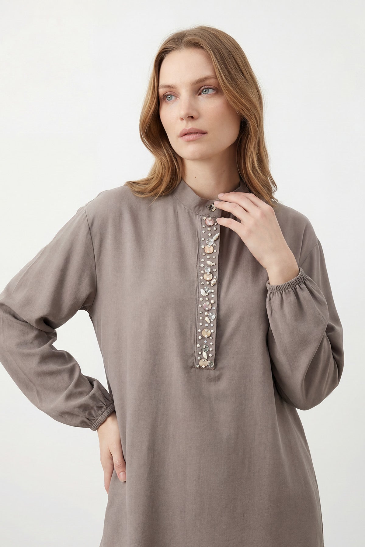 Kadın Hakim Yaka Nakış Detaylı  Takım – 14422TKS