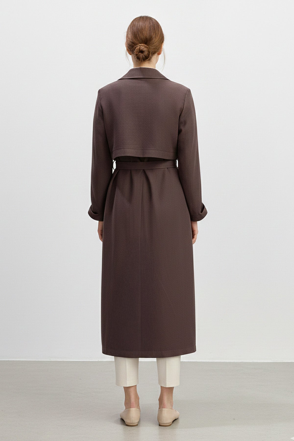 Kadın  Broş Detaylı Kemerli Midi Boy Trençkot-15250TRC