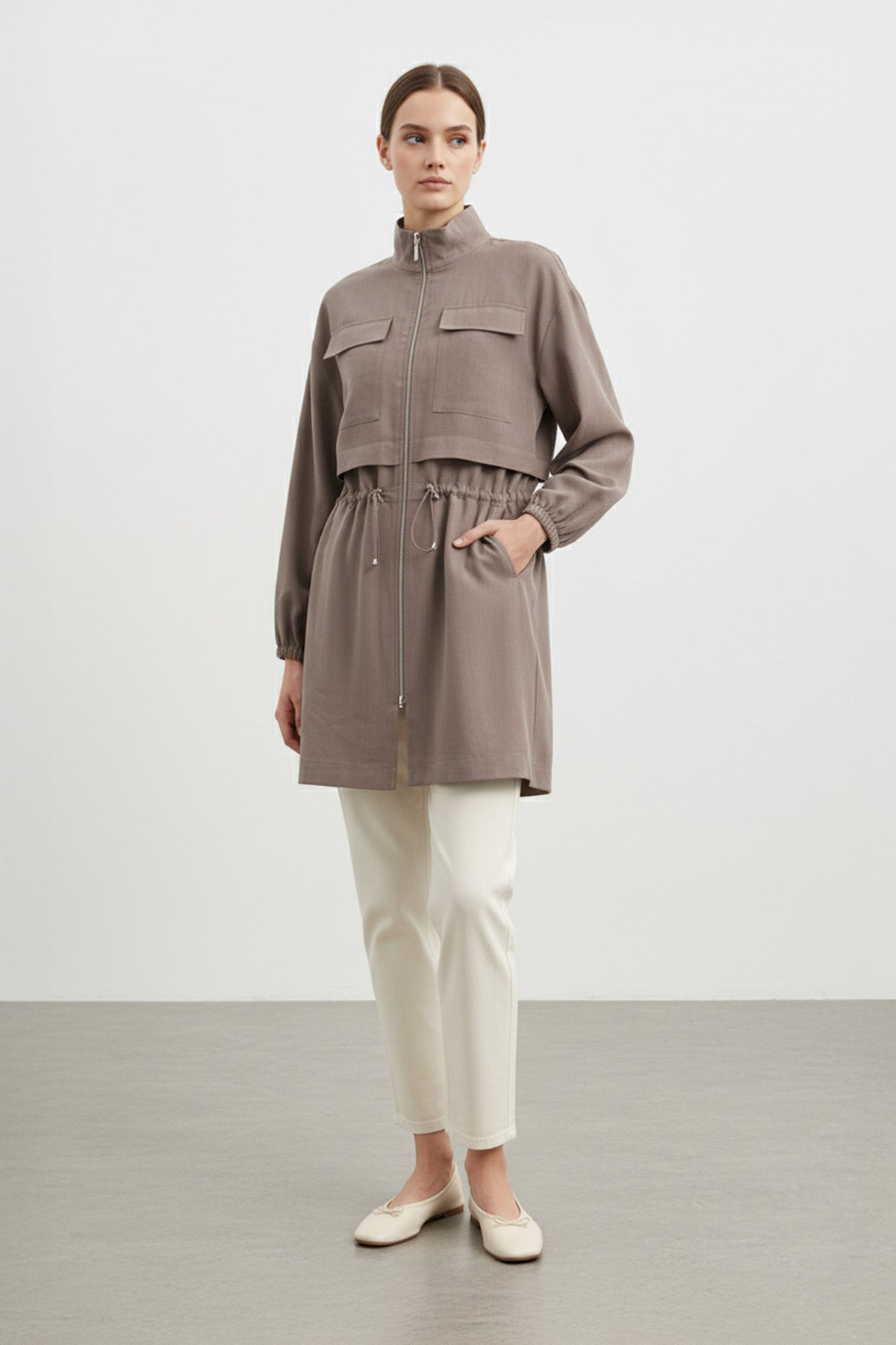 Fermuarlı Dik Yaka Beli Büzgülü Kadın Ceket-15260