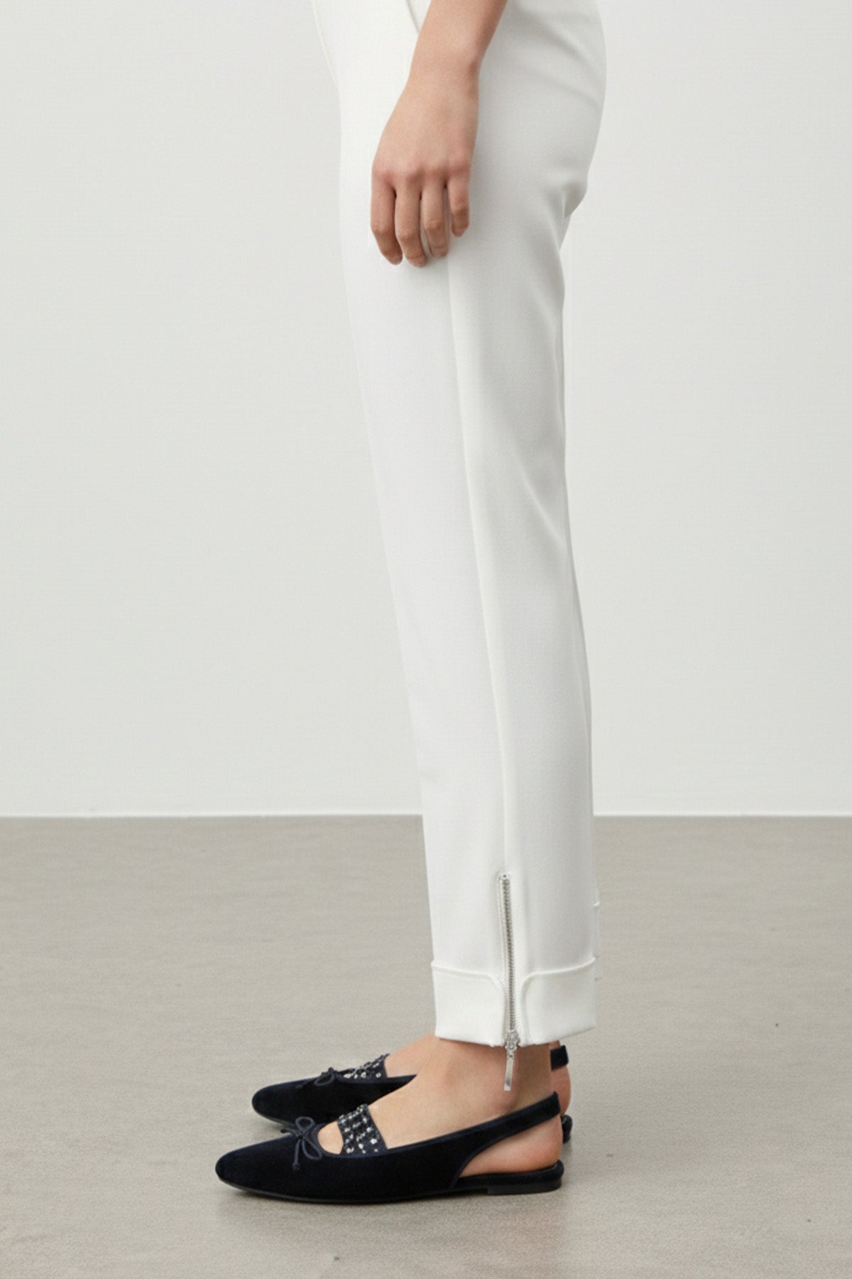 Kadın Paça Fermuar Detaylı Klasik Pantolon – 18294PNT